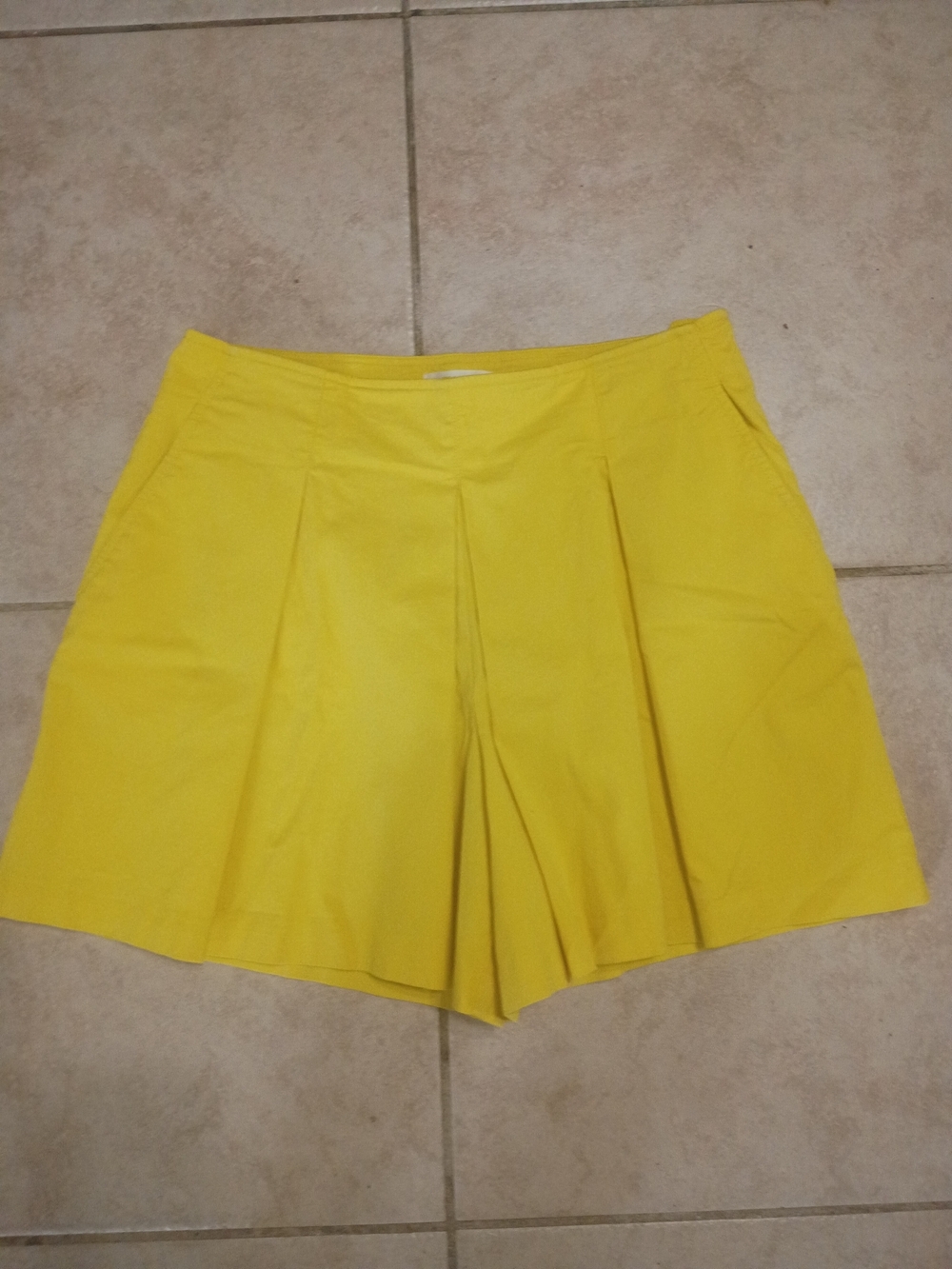 Anthropologie Yellow Pleated Women’s Shorts